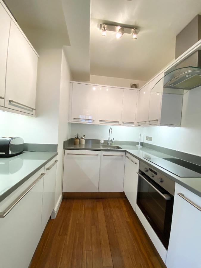 Apartment Next To Victoria Station London Exterior photo