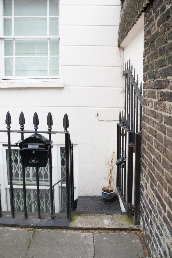 Apartment Next To Victoria Station London Exterior photo