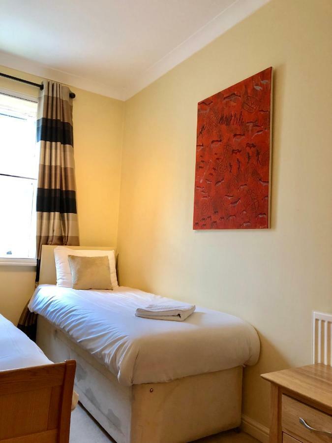 Apartment Next To Victoria Station London Exterior photo